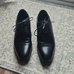 Van Heusen Black Leather Oxfords